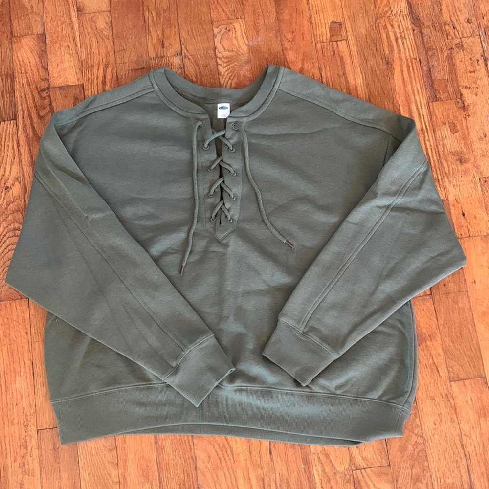New without tags, old navy sweatshirt